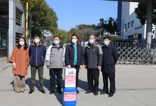 抗击疫情 共克时艰